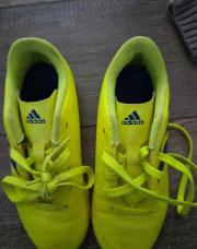 Chaussures foot jaune Adidas 31