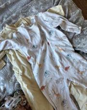 Lot 2 pyjamas 