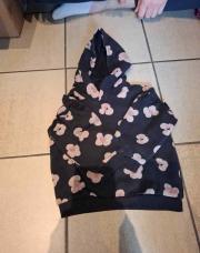 Sweat noir à fleur 3 ans
